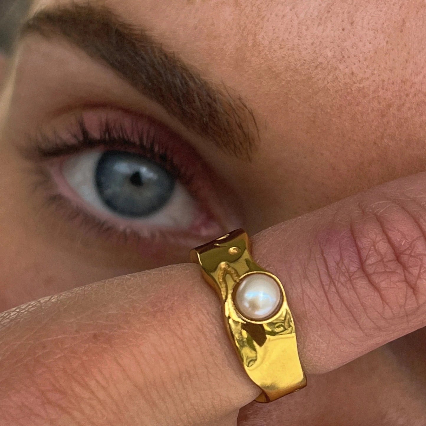 Vintage Natural Golden Tone Pearl Ring