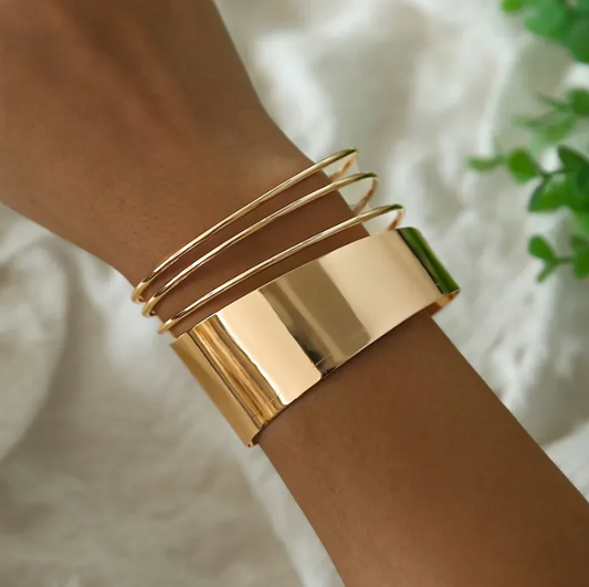 Classic Golden Tone Vintage Bracelet