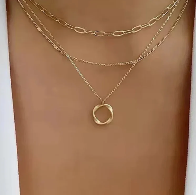 Vintage Golden Tone Chain and Pendant Necklace