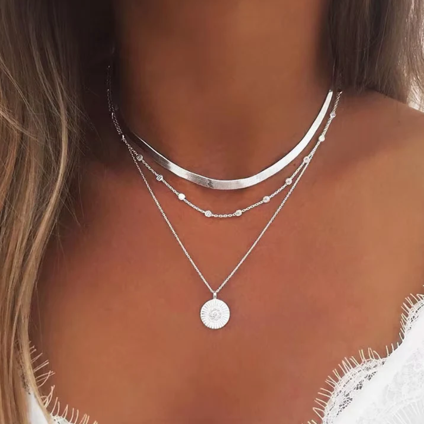 Silverfärgad halsband